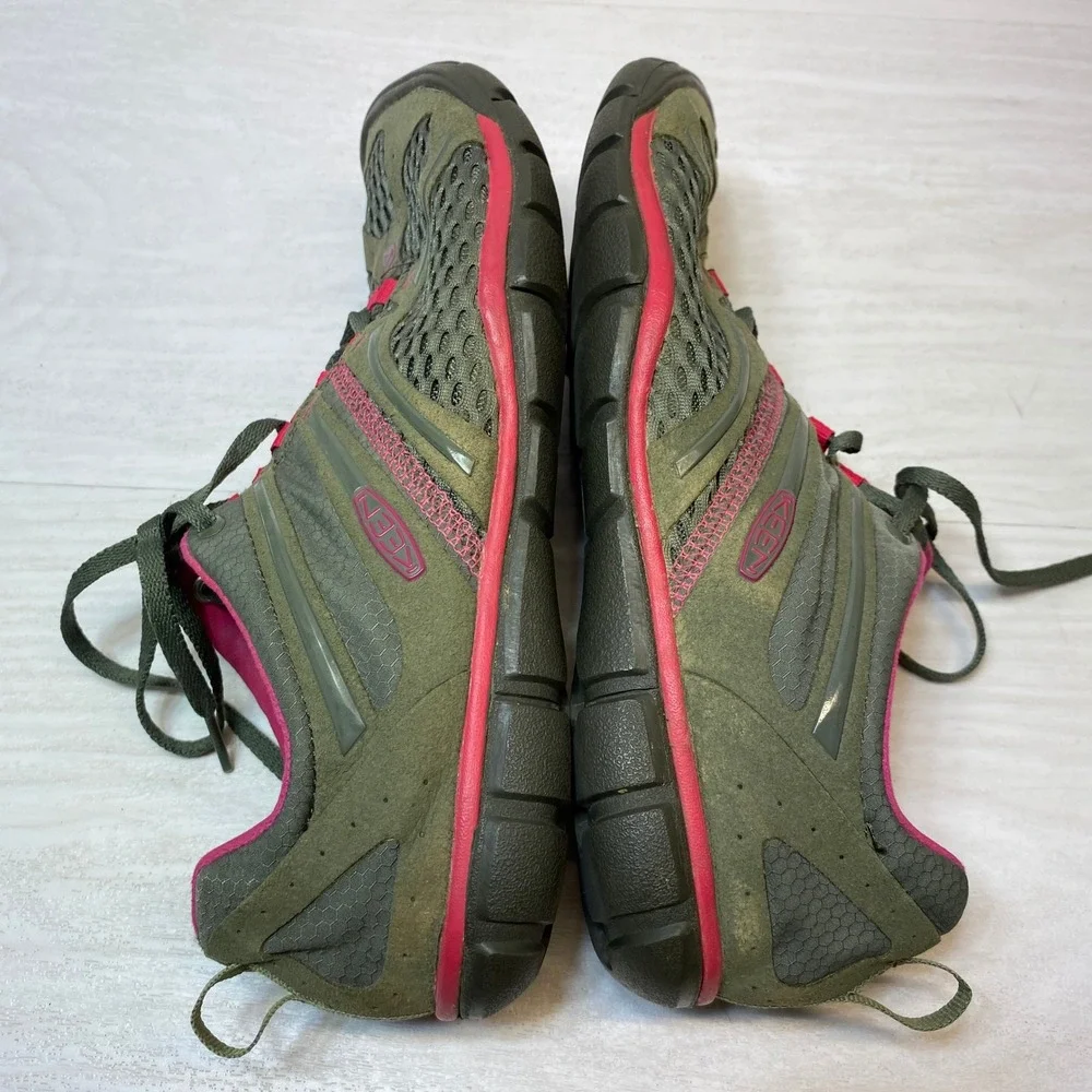 Keen Womens 9 CNX Hiking Shoes Trail Sneakers Green Pink Mesh Suede 1010192